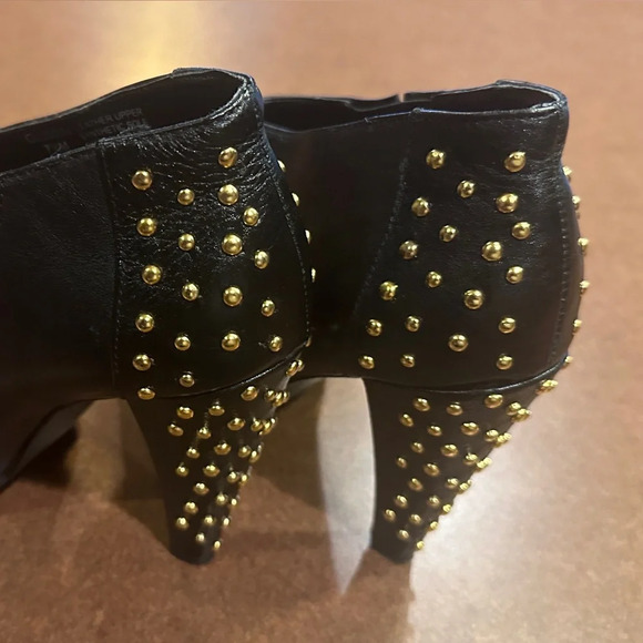 Steve Madden Leather Ankle Boots Womens 7.5 M Gold Studded Clubbin Black - Picture 2 of 6